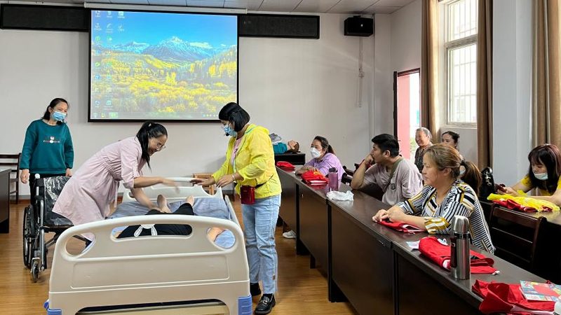 北京社区养老服务规范文件：解读与启示**
