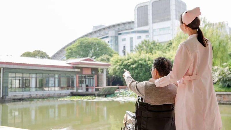 智慧养老定制化解决方案：如何精准满足失能老人需求